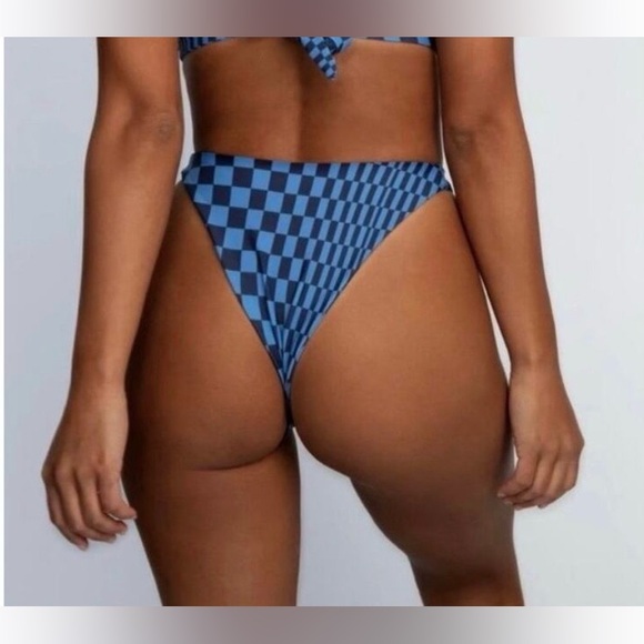 Skatie ‘Kelly’ Swim Bottom in St Martin | The Salty Blonde collab - Picture 4 of 5